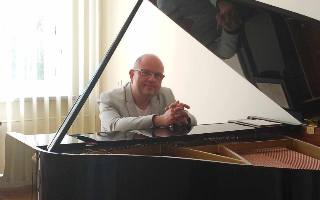 Dyrektor Szkoły Muzycznej I st. w Błażowej mgr Grzegorz Łobaza nominowany do tytułu OSOBOWOŚĆ ROKU 2023 w kategorii KULTURA